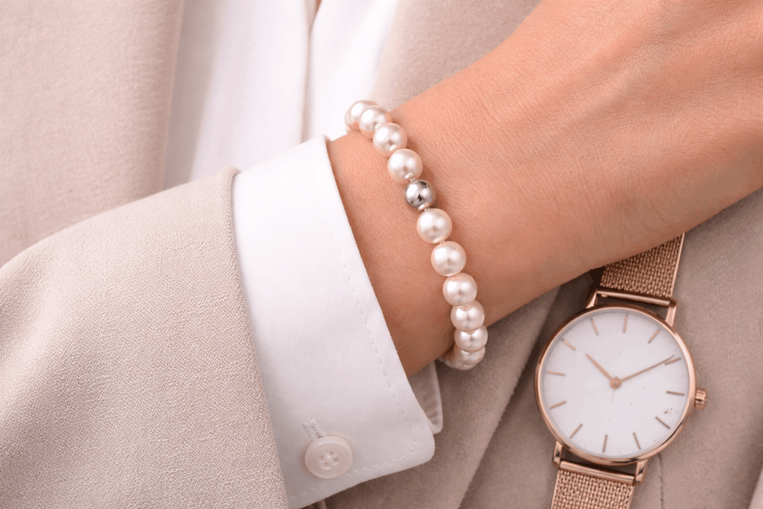 pearlsonly-blog-108-image-8-pearl - Styling Your Silver Pearl Bracelet - Pearls Jewelry - pearlsonly